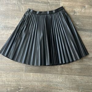 Black pleated pleather skirt French connection Us size 0 uk 4 like new